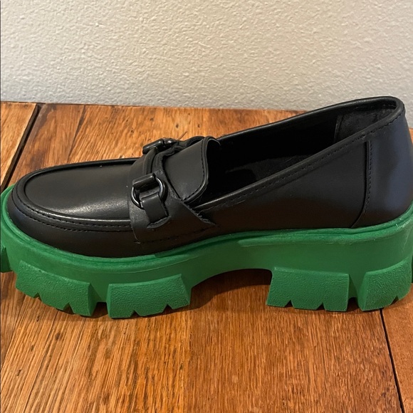 Steve Madden Trifecta Platform Loafers – Size 6.5 – Black w/ Green Lug Sole - Picture 9 of 11